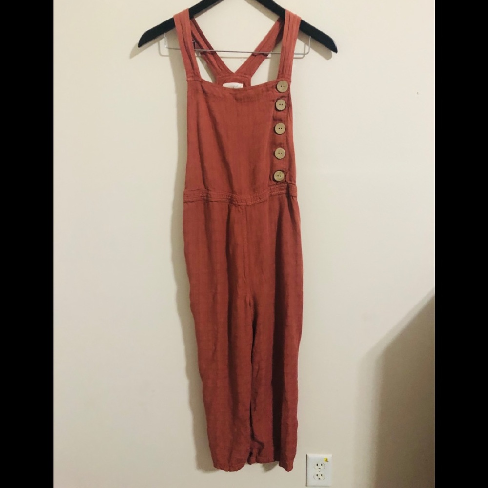 Cute cropped overalls